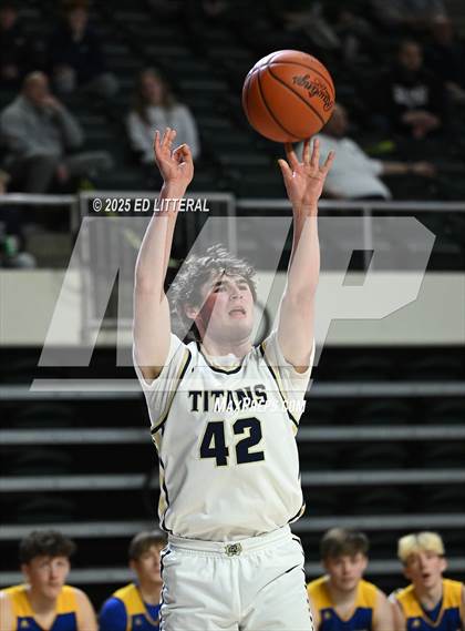 Thumbnail 1 in Notre Dame vs. Manchester (OHSAA DIV VII District Final) photogallery.