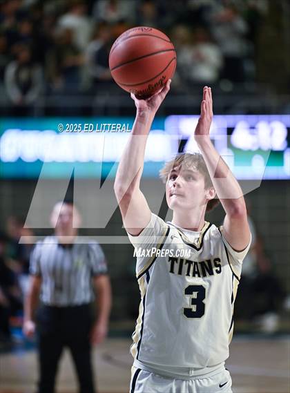 Thumbnail 2 in Notre Dame vs. Manchester (OHSAA DIV VII District Final) photogallery.