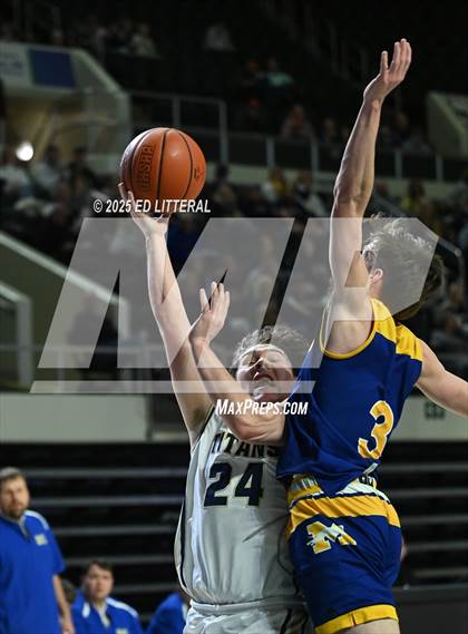 Thumbnail 2 in Notre Dame vs. Manchester (OHSAA DIV VII District Final) photogallery.