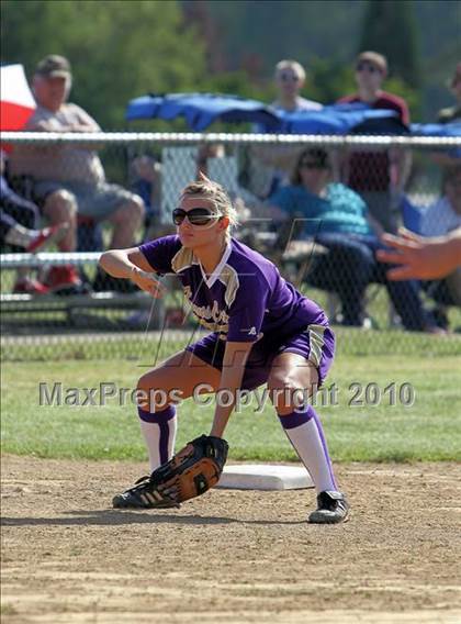 Thumbnail 1 in Karns City vs Cranberry (PIAA District 9 AA Semifinals) photogallery.