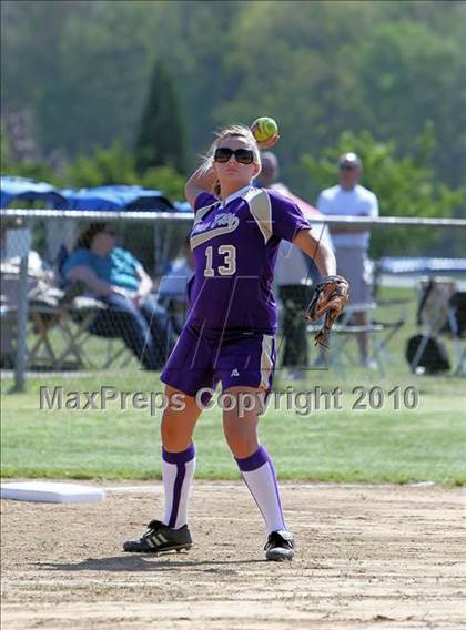 Thumbnail 2 in Karns City vs Cranberry (PIAA District 9 AA Semifinals) photogallery.