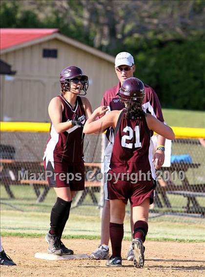 Thumbnail 3 in Karns City vs Cranberry (PIAA District 9 AA Semifinals) photogallery.