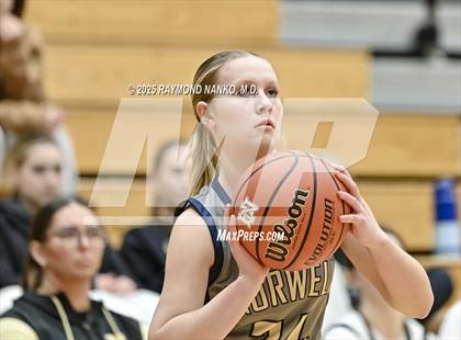 Thumbnail 3 in Noblesville vs Norwell photogallery.