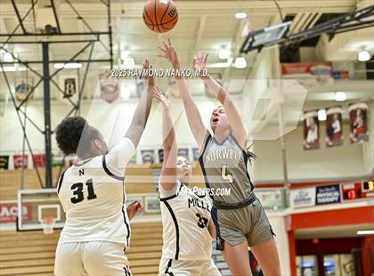Thumbnail 2 in Noblesville vs Norwell photogallery.