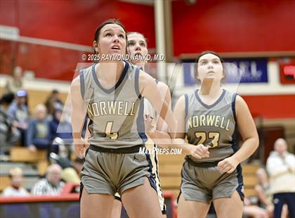 Thumbnail 2 in Noblesville vs Norwell photogallery.