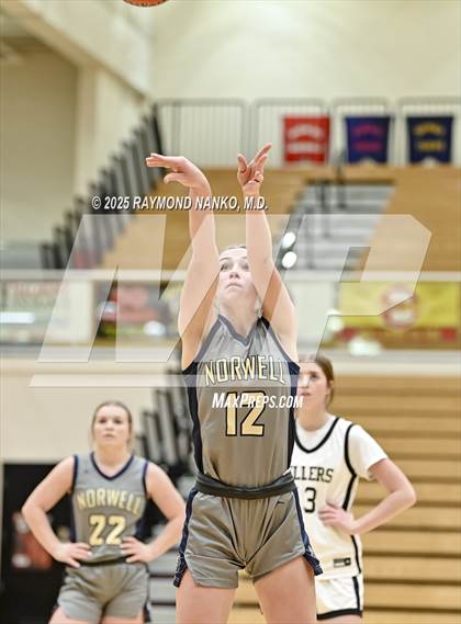 Thumbnail 2 in Noblesville vs Norwell photogallery.