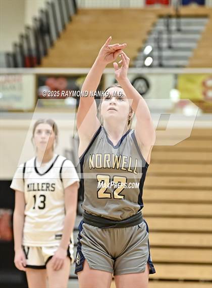 Thumbnail 2 in Noblesville vs Norwell photogallery.