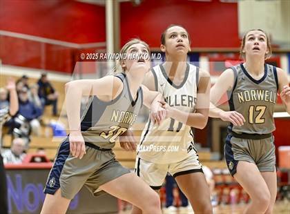Thumbnail 1 in Noblesville vs Norwell photogallery.