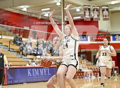 Thumbnail 3 in Noblesville vs Norwell photogallery.