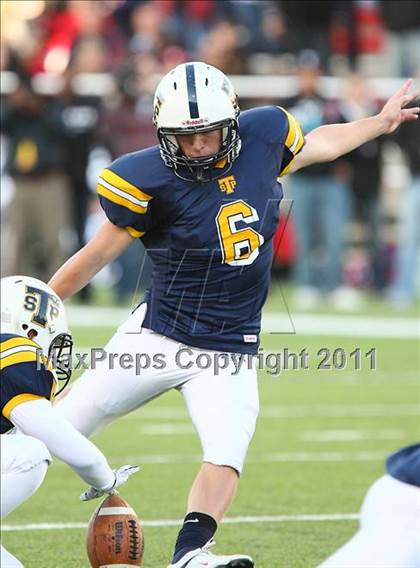 Thumbnail 3 in Trinity vs. Stony Point (5A Region 1 Division 1 Semifinals) photogallery.