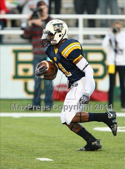 Thumbnail 2 in Trinity vs. Stony Point (5A Region 1 Division 1 Semifinals) photogallery.