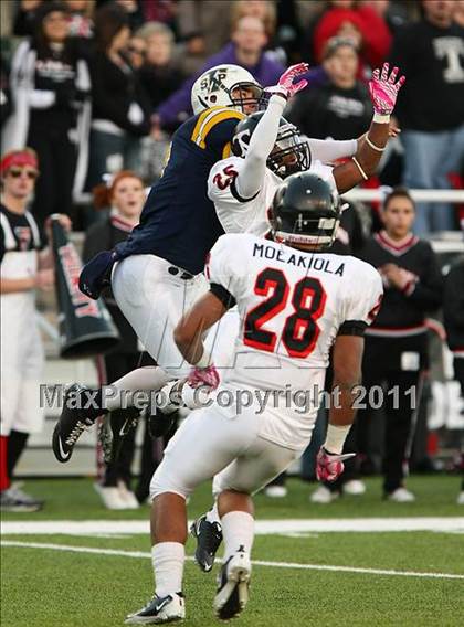Thumbnail 1 in Trinity vs. Stony Point (5A Region 1 Division 1 Semifinals) photogallery.