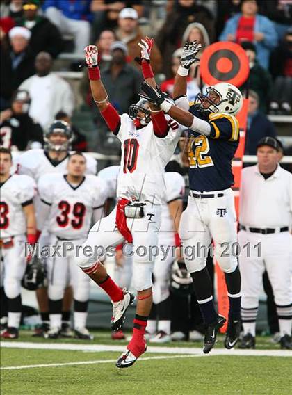 Thumbnail 2 in Trinity vs. Stony Point (5A Region 1 Division 1 Semifinals) photogallery.