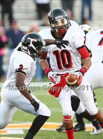 Thumbnail 1 in Trinity vs. Stony Point (5A Region 1 Division 1 Semifinals) photogallery.