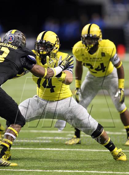 Thumbnail 1 in U.S. Army All-American Bowl photogallery.