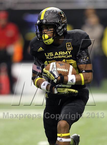 Thumbnail 1 in U.S. Army All-American Bowl photogallery.