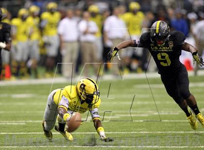 Thumbnail 1 in U.S. Army All-American Bowl photogallery.