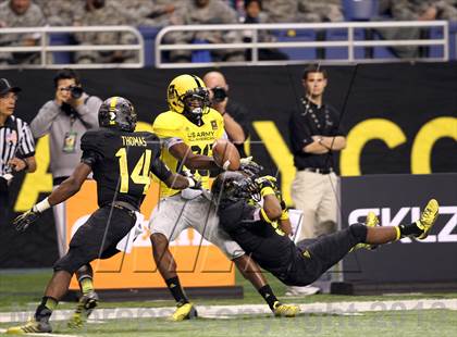 Thumbnail 1 in U.S. Army All-American Bowl photogallery.