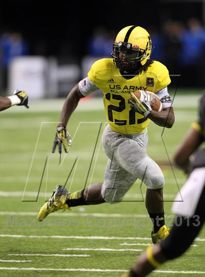 Thumbnail 3 in U.S. Army All-American Bowl photogallery.