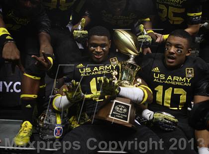 Thumbnail 1 in U.S. Army All-American Bowl photogallery.