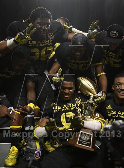 Thumbnail 1 in U.S. Army All-American Bowl photogallery.