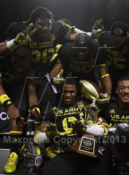 Thumbnail 3 in U.S. Army All-American Bowl photogallery.