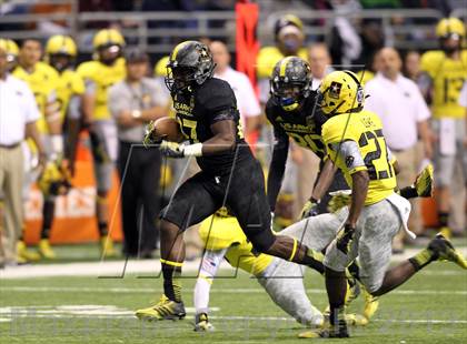 Thumbnail 3 in U.S. Army All-American Bowl photogallery.