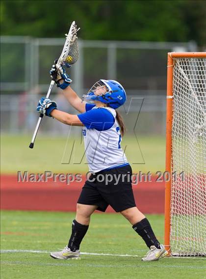 Thumbnail 3 in Oswego vs. Brighton (NYSPHSAA Class B Semifinal) photogallery.