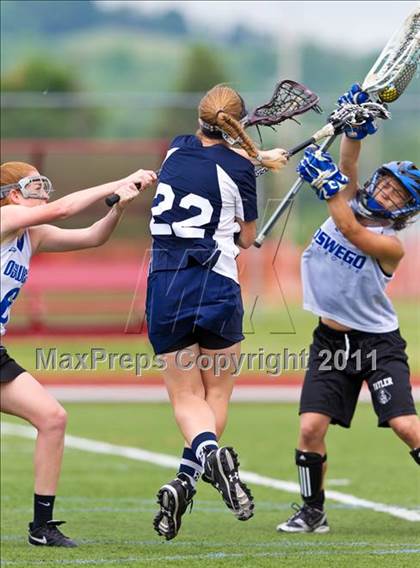 Thumbnail 1 in Oswego vs. Brighton (NYSPHSAA Class B Semifinal) photogallery.