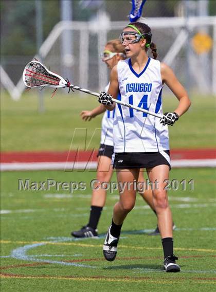Thumbnail 2 in Oswego vs. Brighton (NYSPHSAA Class B Semifinal) photogallery.