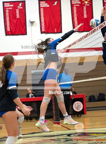 Thumbnail 2 in Detroit Country Day @ Lamphere photogallery.