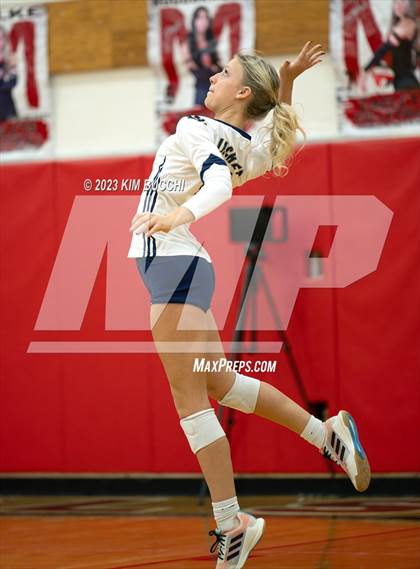 Thumbnail 2 in Detroit Country Day @ Lamphere photogallery.