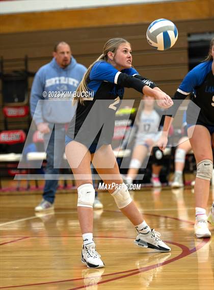 Thumbnail 1 in Detroit Country Day @ Lamphere photogallery.