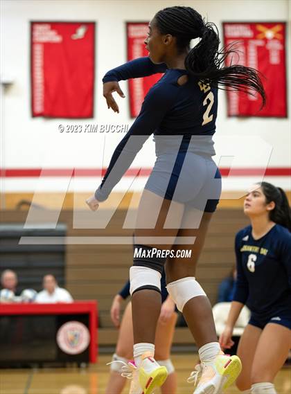 Thumbnail 2 in Detroit Country Day @ Lamphere photogallery.
