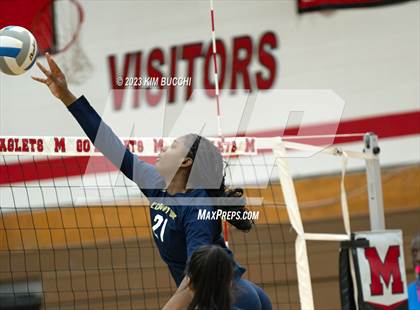 Thumbnail 2 in Detroit Country Day @ Lamphere photogallery.