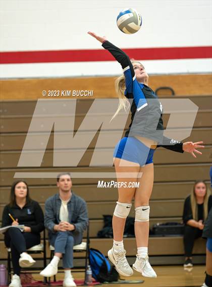 Thumbnail 3 in Detroit Country Day @ Lamphere photogallery.