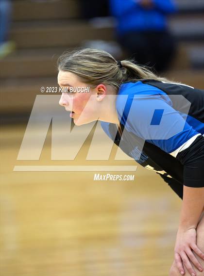 Thumbnail 2 in Detroit Country Day @ Lamphere photogallery.