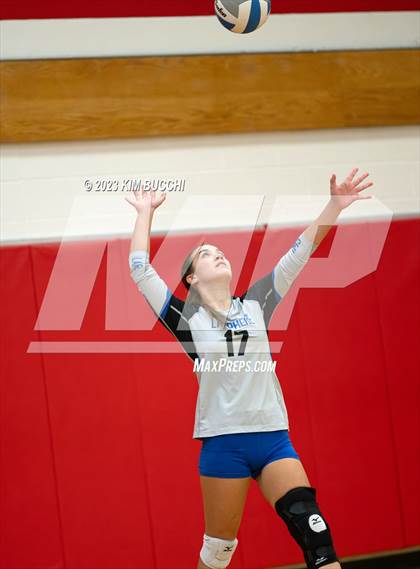 Thumbnail 1 in Detroit Country Day @ Lamphere photogallery.