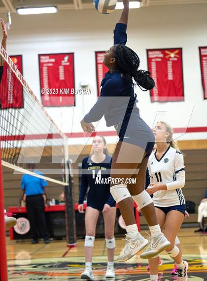 Thumbnail 2 in Detroit Country Day @ Lamphere photogallery.