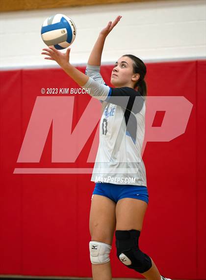 Thumbnail 2 in Detroit Country Day @ Lamphere photogallery.