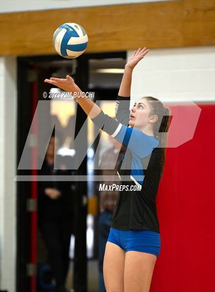 Thumbnail 3 in Detroit Country Day @ Lamphere photogallery.
