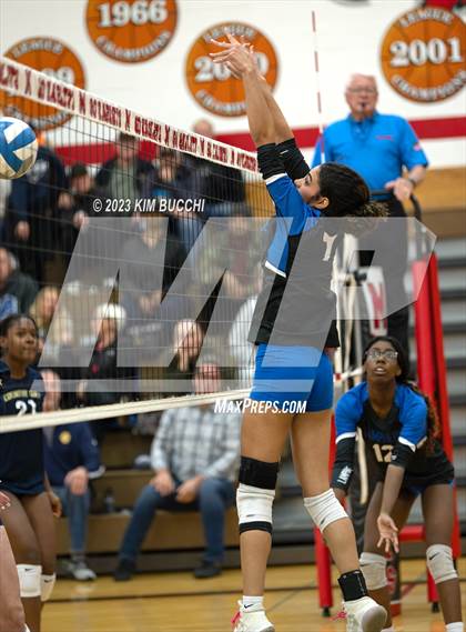 Thumbnail 1 in Detroit Country Day @ Lamphere photogallery.