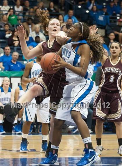 Thumbnail 2 in Bishop's vs La Jolla Country Day (CIF SDS D4 Final) photogallery.