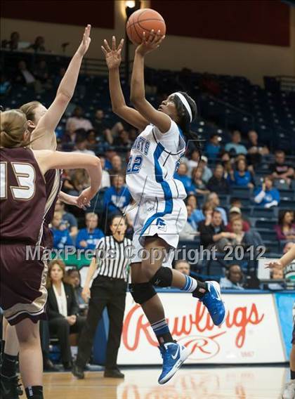 Thumbnail 1 in Bishop's vs La Jolla Country Day (CIF SDS D4 Final) photogallery.
