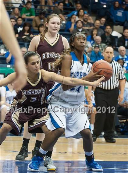 Thumbnail 2 in Bishop's vs La Jolla Country Day (CIF SDS D4 Final) photogallery.
