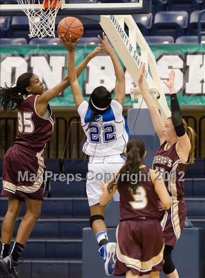 Thumbnail 1 in Bishop's vs La Jolla Country Day (CIF SDS D4 Final) photogallery.