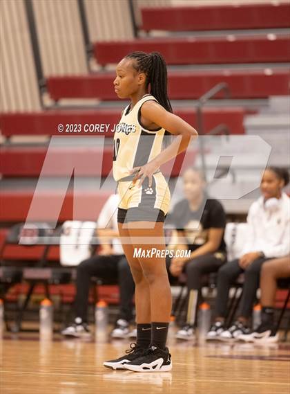 Thumbnail 1 in Thomson vs Statesboro (Hardwood Invitational) photogallery.