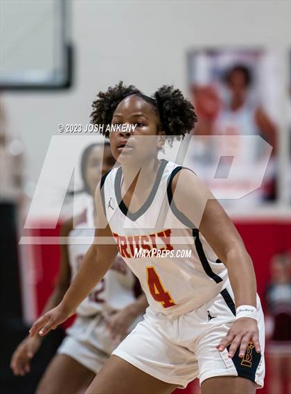 Thumbnail 2 in Jennings @ Brusly (LHSAA Division II Non-Select Round 3) photogallery.
