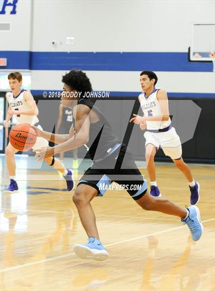 Thumbnail 1 in Sam Rayburn vs. Angleton (McDonald's Texas Invitational) photogallery.