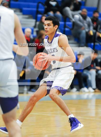 Thumbnail 2 in Sam Rayburn vs. Angleton (McDonald's Texas Invitational) photogallery.